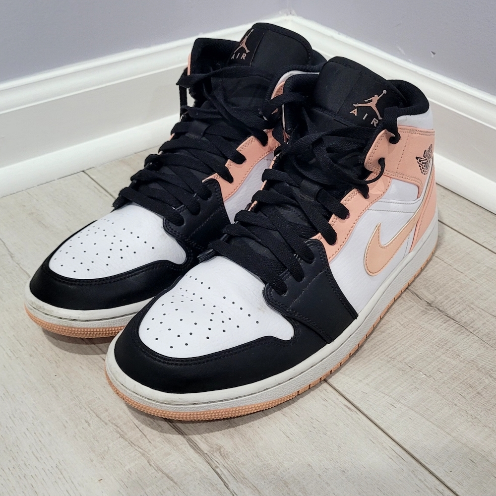 Air Jordan 1 Mid 'Crimson Tint'